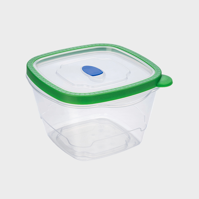 PFB029 1650 ml tiefer quadratischer PP-Lebensmittelkonservierungsbehälter mit belüftetem grünem, umspritztem Deckel